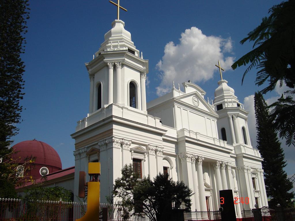 Hotel Santamaria Airport North / Alajuela Downtown 외부 사진